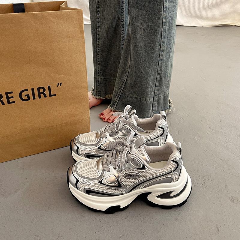 

Женская спортивная обувь весна 2025 новая красная спортивная обувь на толстой подошве, дышащая обувь, увеличивающая рост 40 серебряный