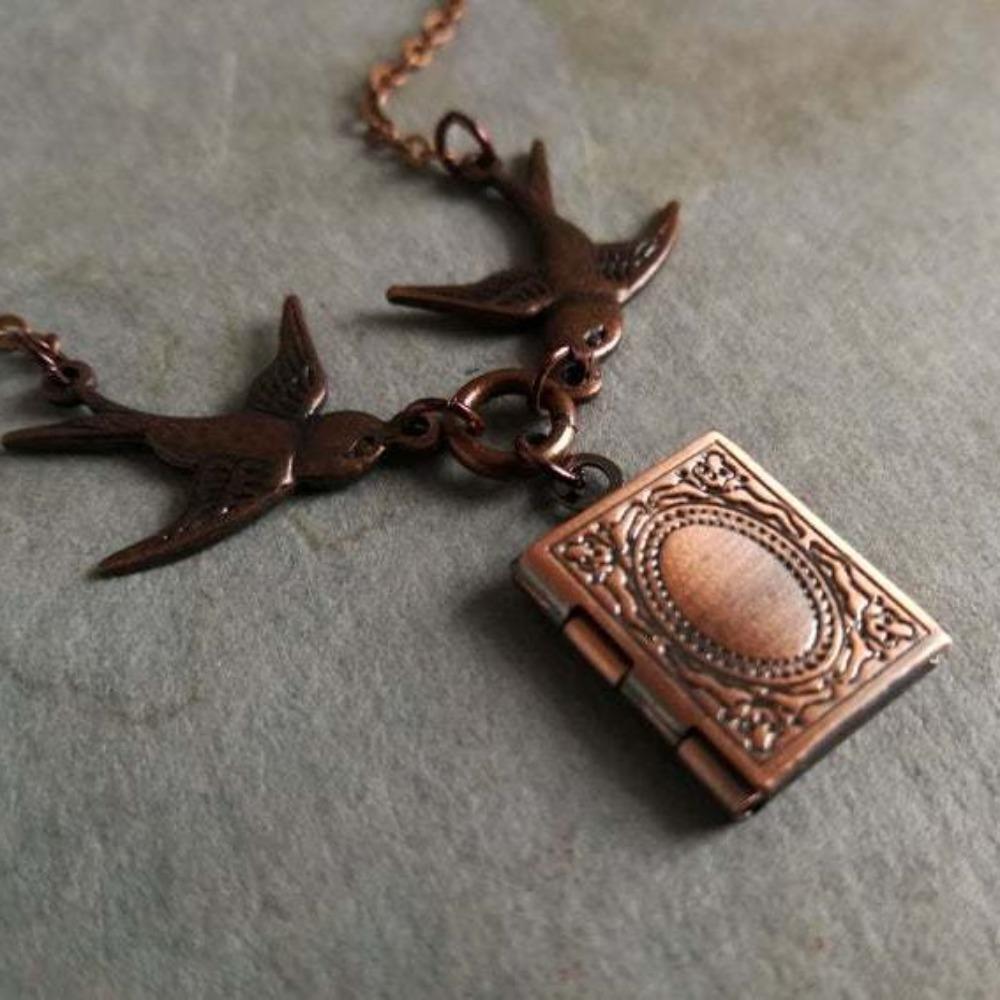 Personality Creative Geometry Square Retro Pattern Photo Box Double Flying Swallows Pendant Necklace for Women Men Jewelry Gifts