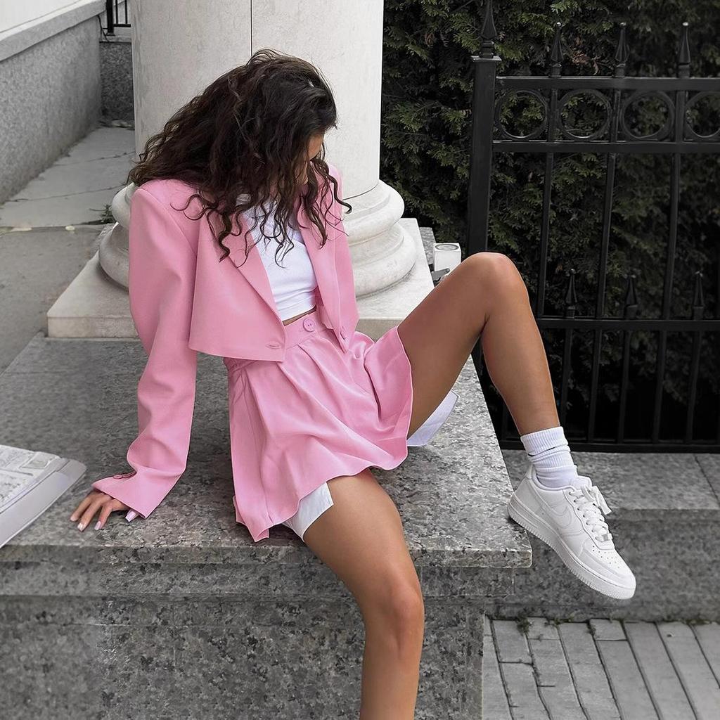 Krótki garnitur spódnicowy w stylu Y2K, europejski i amerykański: Blazer na proste ramiona + Super Mini Spódniczka Wiosna/Lato 2025