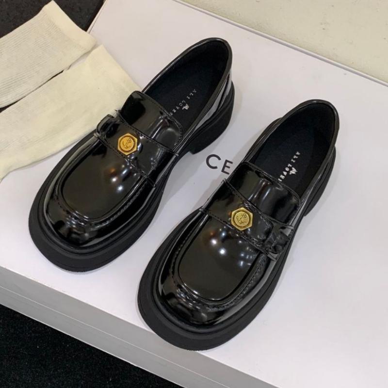 Fashion High Quality Patent Leather Loafers Women Vintage Brown Metal Decoration Designer Shoes Comfortable Thick Bottom Leather Shoes
