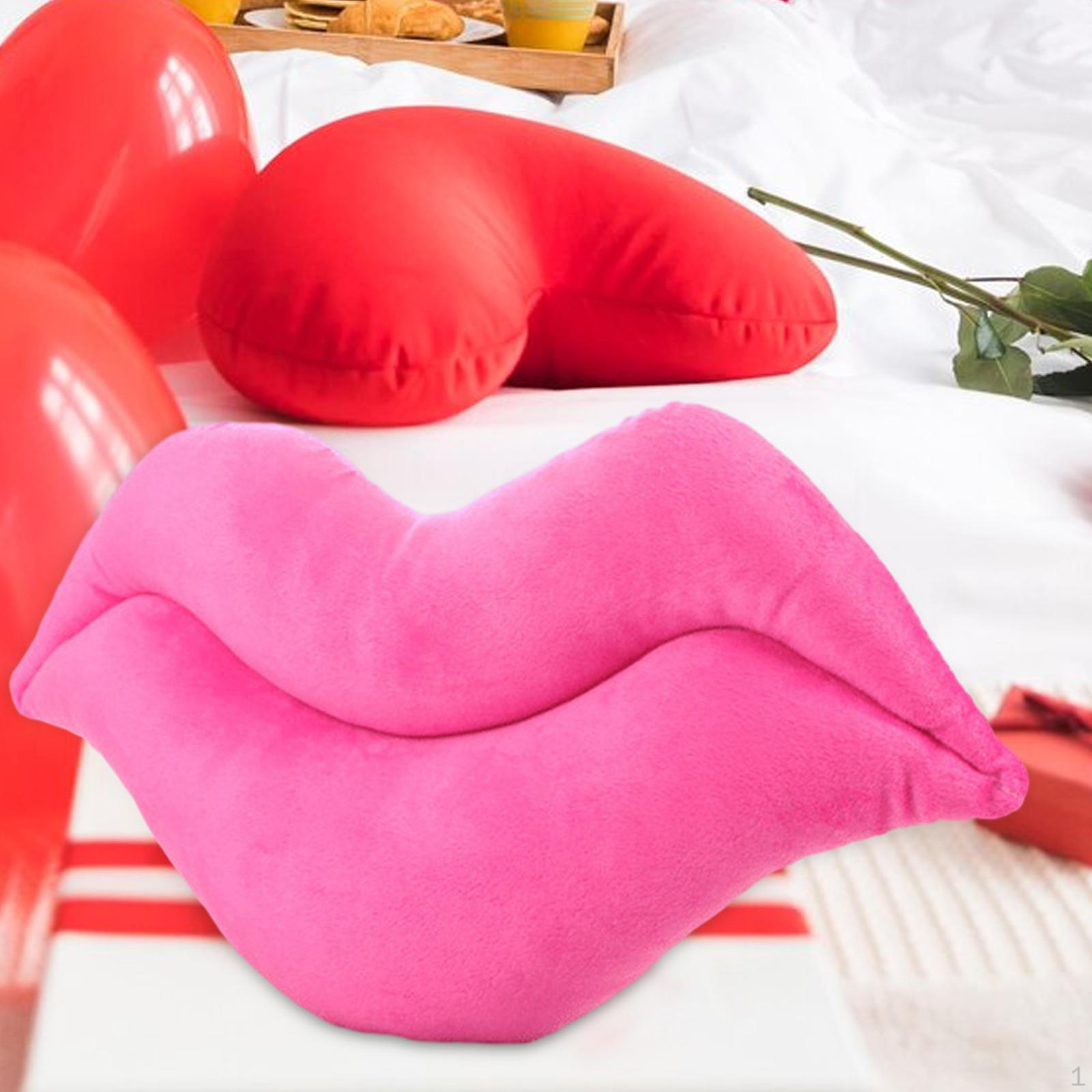 Уютная подушка в форме губ ко Дню святого Валентина для домашнего декора розовый