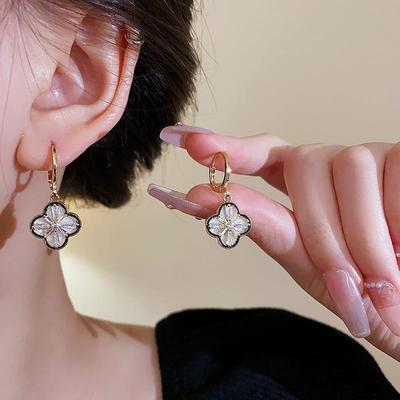 Zirconia Four-Leaf Clover Earrings Elegant Match Temperament Earrings Senior Sense Of Ladies Earrings