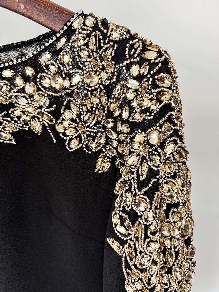Elegant Grand Banquet Gown 2026: Mesh Splicing, Heavy Beading, Rhinestone Inlaid Long Dress