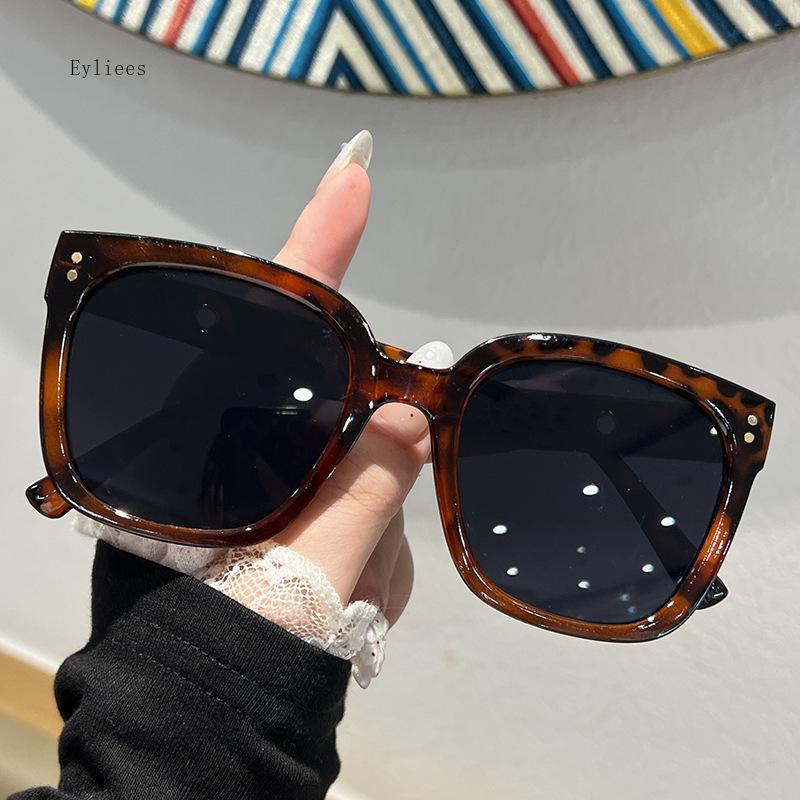 

Classic Vintage Square Sunglasses Women Oversized Sunglass Men Retro Black Premium Transparent Goggle UV400 Ladies lentes de sol