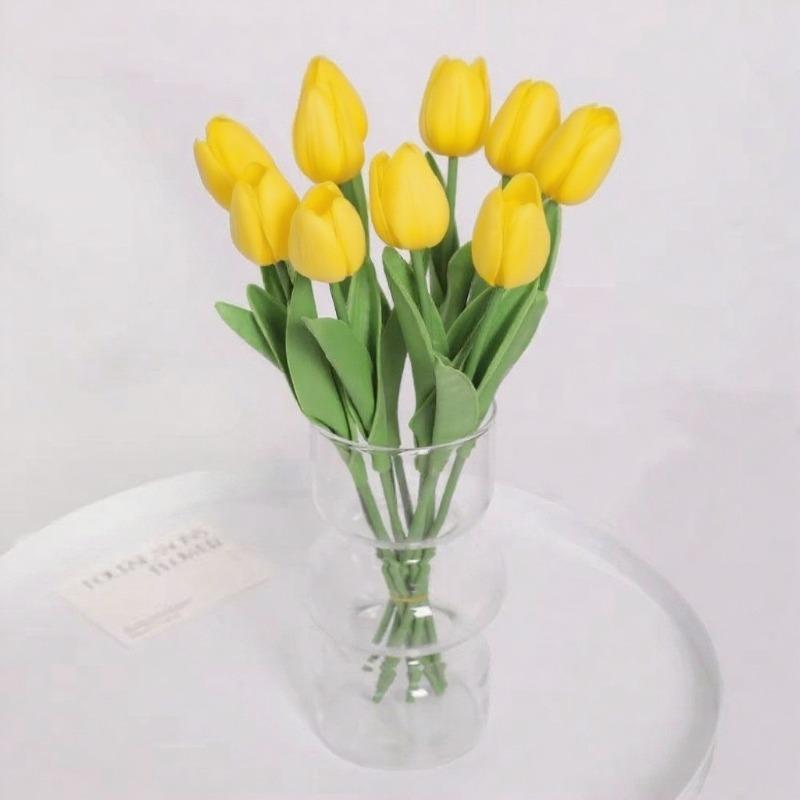 

Wedding Decoration Room Fake Flowers Artificial Plant Tulip Bouquet Used for Celebrating Halloween, Christmas, Thanksgiving. 5pcs жовтий