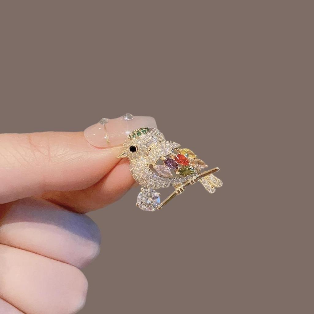 Elsterbrosche: Elegante und süße Vogel-Ansteckblume mit temperamentverbessernder Anti-Explosions-Nadel für Kleidungszubehör