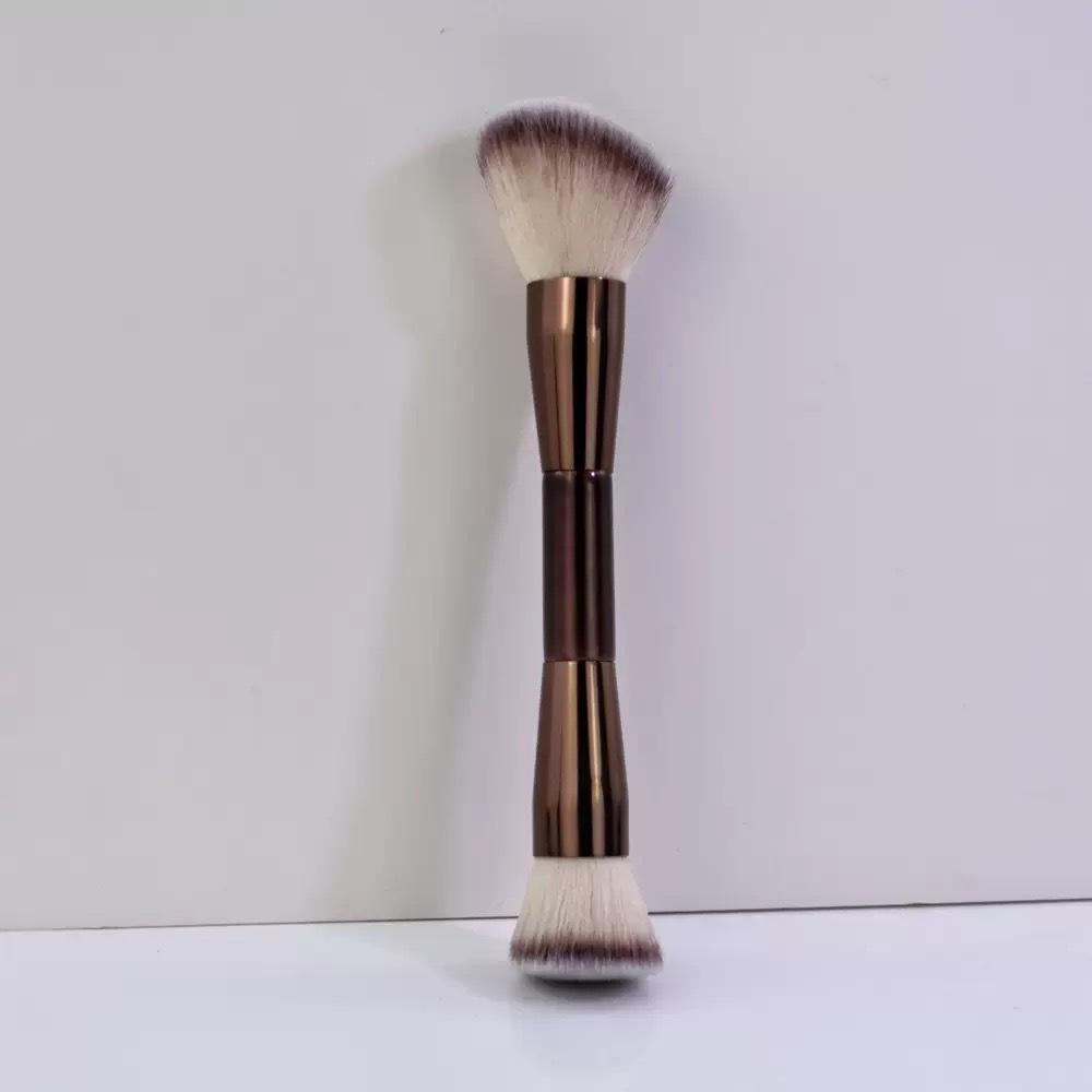 7dílná přenosná oboustranná sada štětců na make-up: Zahrnuje štětce na make-up, pudr, tvářenku a konturování