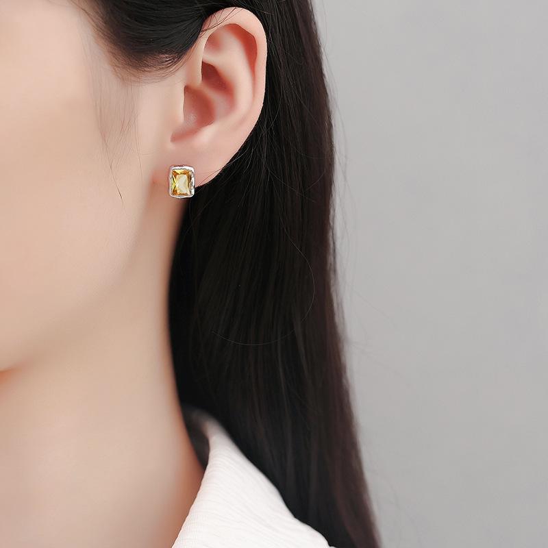 S925 Schimmernde Ohrstecker aus reinem Edelstein Sterling Silber für Männer und Frauen Nischendesign Hochwertige elegante Ohrringe