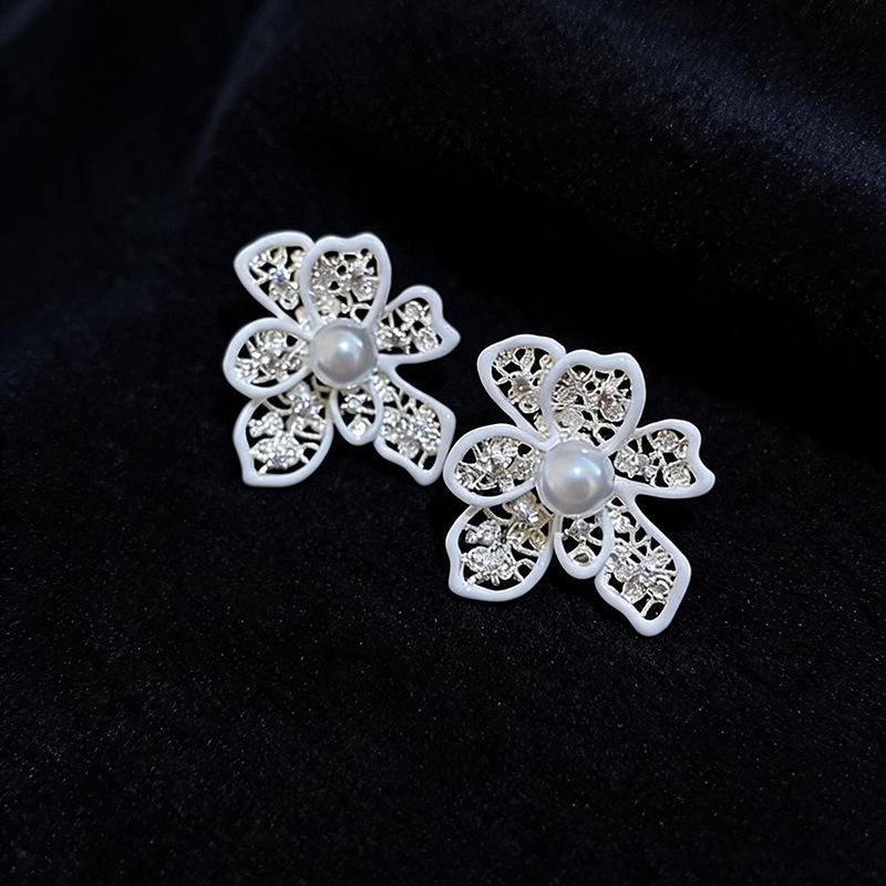 Silver Needle Pearl & Hollow Flower Stud Earrings - High-End Fashion Accessories for Women