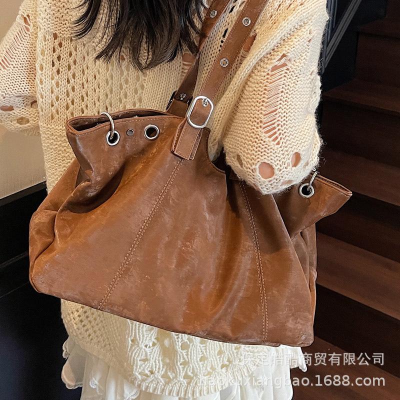 Large-capacity Pleated Bag Women's Autumn and Winter Versatile 2025 New Casual Shoulder Underarm Bag Work Commuter Tote Bag