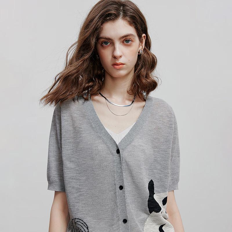 Chuyu Women's V-Neck Cat Jacquard Knit Top