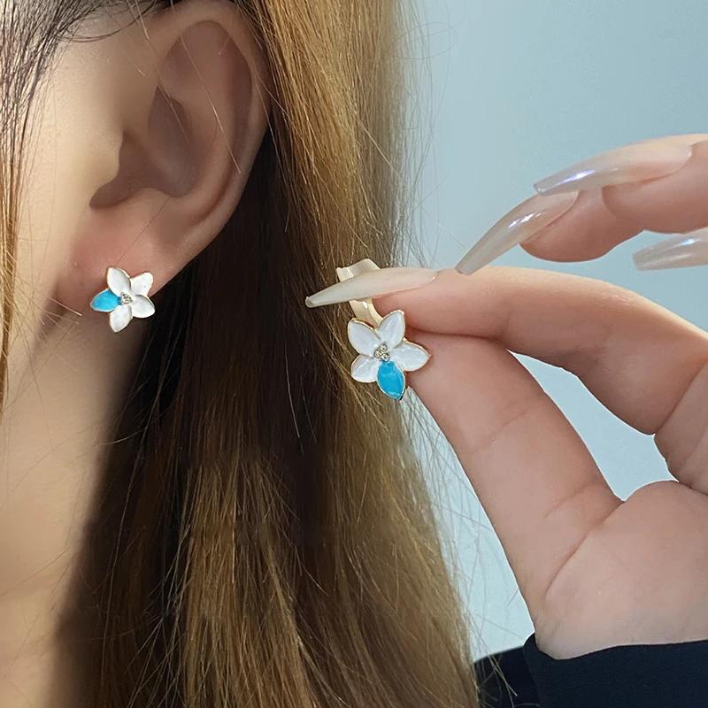 

Новые простые и изысканные серьги с синими и белыми цветами для женщин