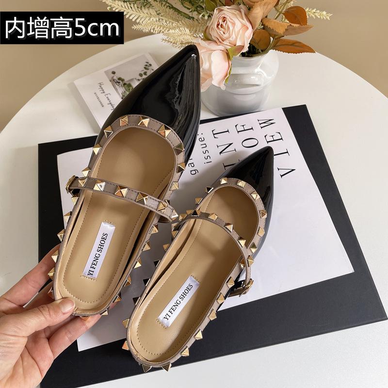 

Mary Jane bag head sandals small inner height increase French pointed head shallow mouth rivets one word with flat bottom half single shoes 35 чорний