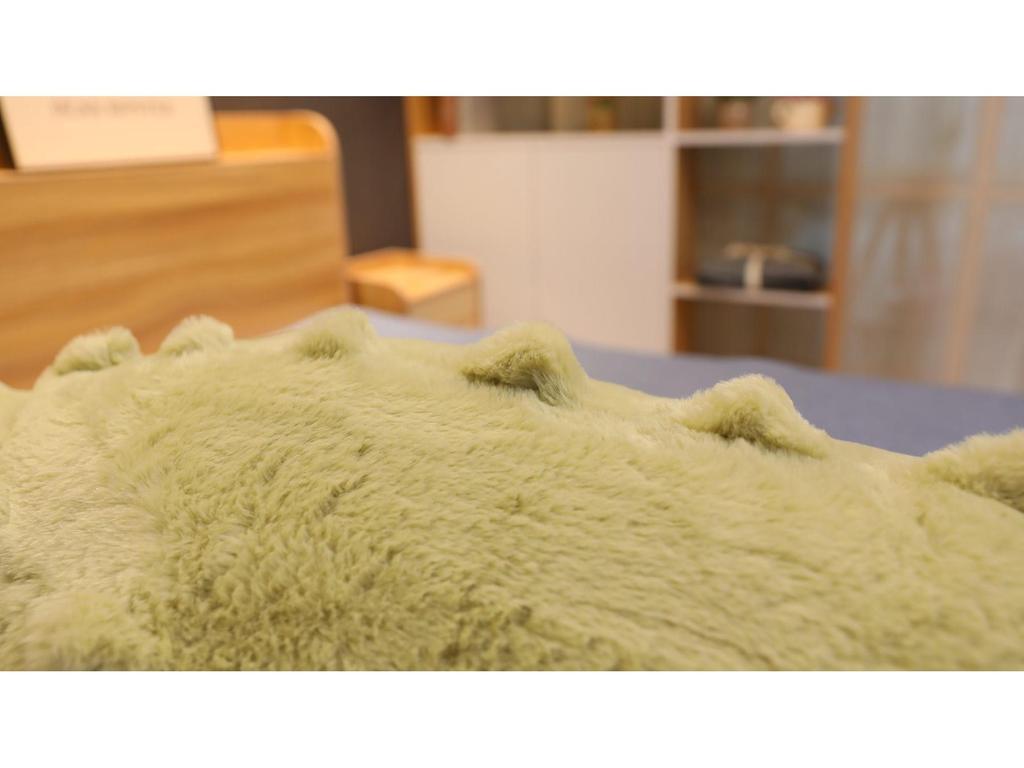 Extra-Large Crocodile and Dinosaur Plush Pillow: Perfect for Sleeping, Leg-Clamping, or Backrest