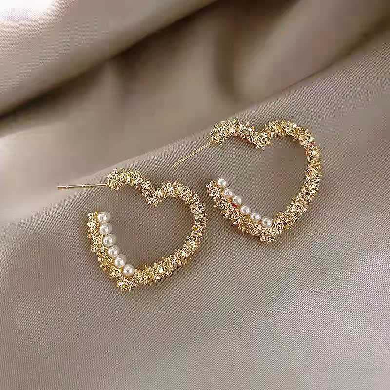 Vintage Metal Heart Stud Earring for Woman 2025 New Trendy Zinc Alloy Color Geometric Twisted Wave Earring Party Zircon Accessories