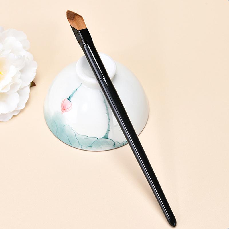 Angled Highlighter Brush Face Contour Foundation Concealer Brush Slope Shape Synthetic Hair Foundation Fingertip Makeup Brush