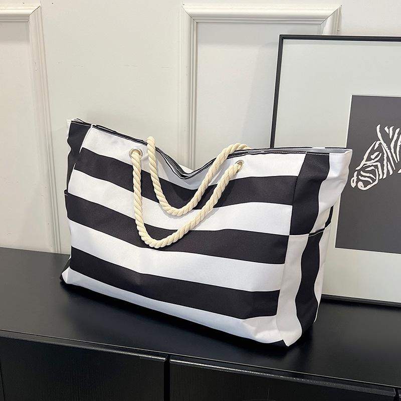 

Small fresh stripes large capacity underarm bag women s new canvas bag leisure student class bag tote bag чёрный