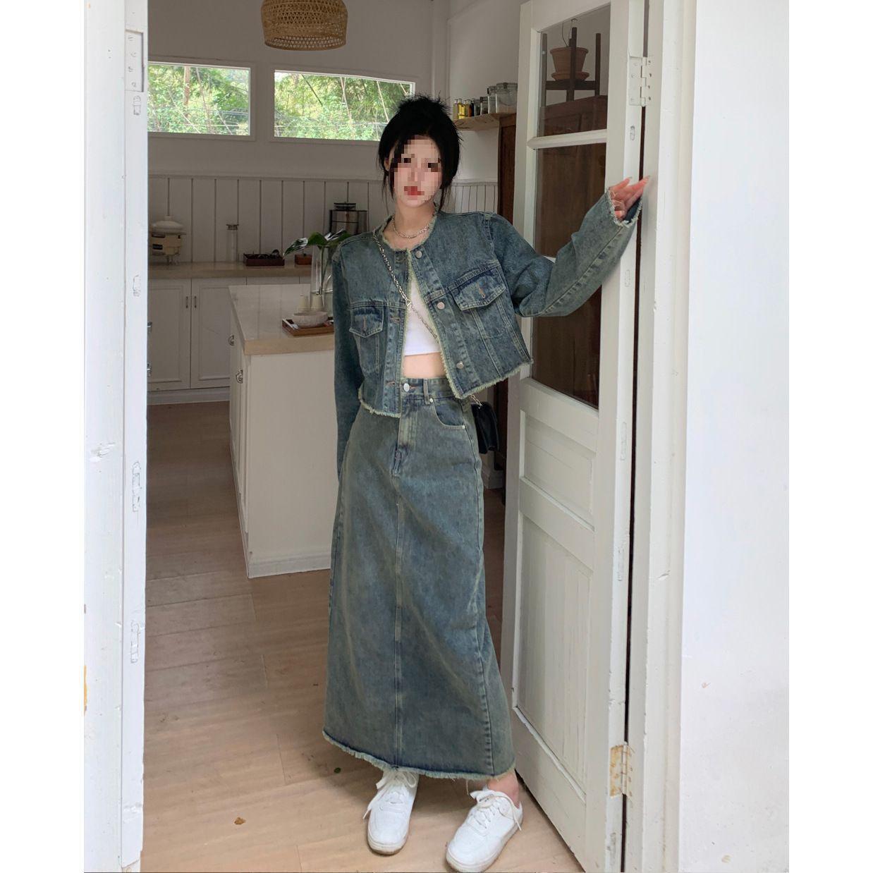 

Women s Denim Two-Piece Set: Frayed Hem Midi Skirt & Short Jacket, Slimming Retro High-Waist Design - Spring/Summer 2025 Collection Small