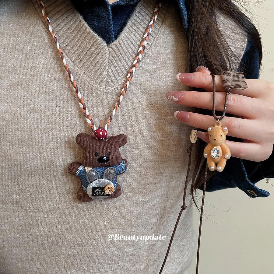 Retro Cartoon Bear Pendant Necklace for Women - Vacation Style Fashion Statement
