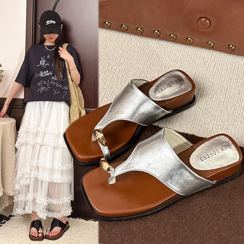 Fashion Casual Cover Toe Flat Slippers Women's Summer Wear 2025 New Seaside Vacation Beach Shoes Roman Cool Slippers