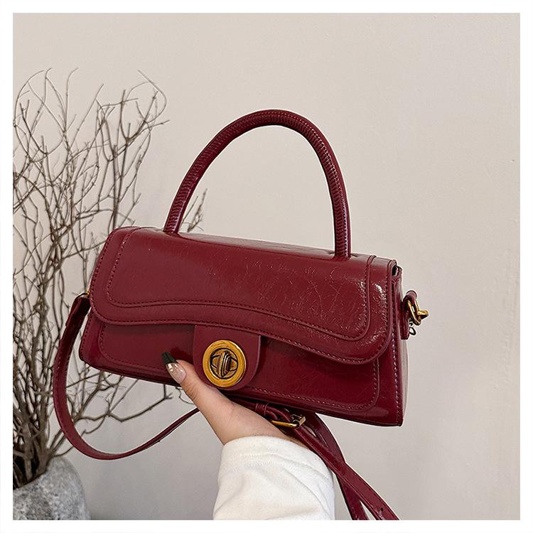 Korean Version of Fashion Portable Small Square Bag Women's 2025 Winter New Trend Casual High Sense Work Shoulder Messenger Bag