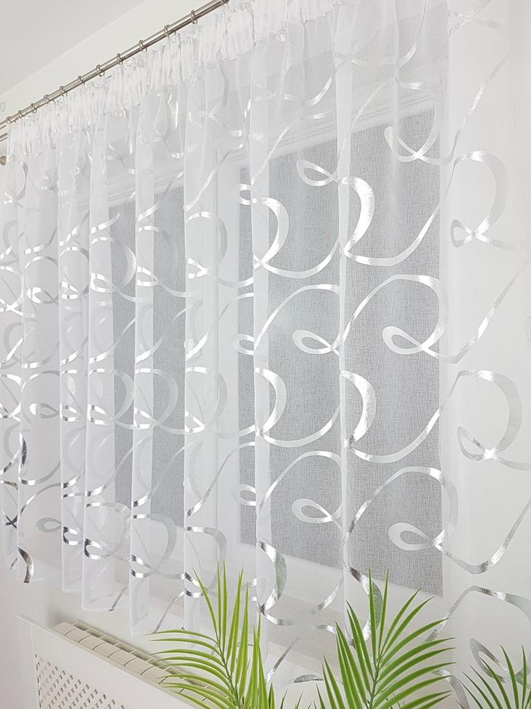 Ready-made curtain made of cheesecloth, sewn on a gathering tape 400x150cm