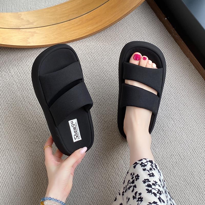 2026 Summer New Trendy Fashion Outerwear Casual Versatile Thick Bottom Cool Slippers Fashion Vacation Beach Slippers