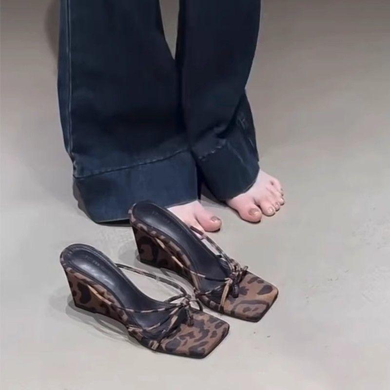 Evening Wind Female Leopard Print 2025 New Slope Heel Wear High Heels Slippers Thin Straps Summer Shoes Mezzanine French Sandals