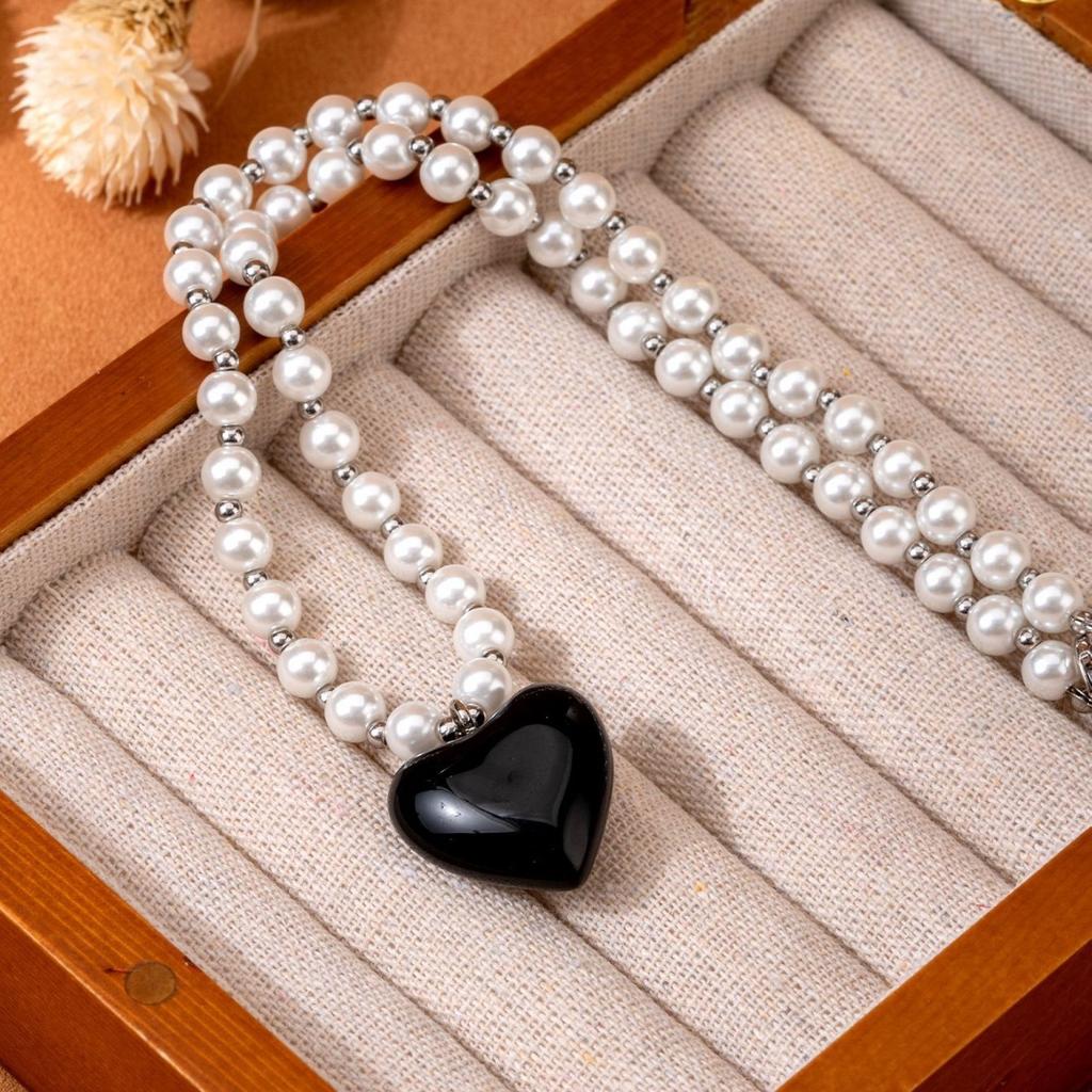 Hot Styles Pearl with Acrylic Black Peach Heart Pendant Spice Girl Sweet Cool Wind Necklace