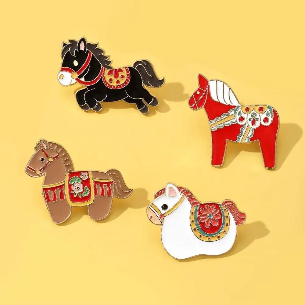 Zinc Zinc Alloy Animal Brooch Cartoon Lapel Pin Creative Zodiac Horse Brooch  Clothing Accessory
