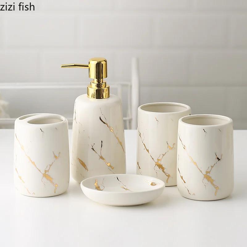 Ensemble de cinq pièces en céramique pour salle de bain : Porte-brosse à dents / Boîte à cotons-tiges / Bouteille d'aromathérapie Ensemble de salle de bain