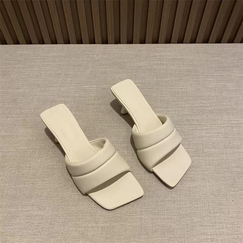 Fashion New Slippers Women Summer Outside Fashion Open Toe Square Head Flip Flops Women High Heel Low Heel Cool Drag