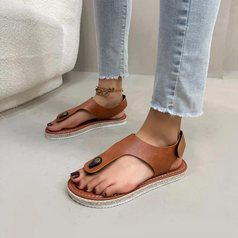 2025 New Buckle Strap Women's Sandals Pinch Toe Beach Sandals Women Summer Plus Size Solid Comfortable Flat Sandals