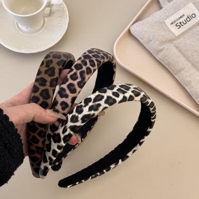 3CM Mode Damen Leopardendruck Kunstleder Stirnband mit Schwammpolsterung Damen Mädchen Täglicher Haarreif Zubehör