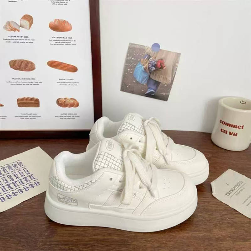 Women's New Spring and Autumn Platform Bread Shoes Versatile with Wide-leg Pants Shoes Casual Sports Board Shoes