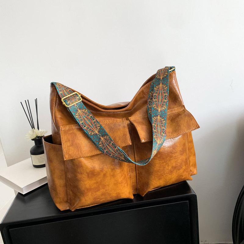 Large capacity autumn new product multi-pocket retro shoulder large capacity tote bag hot-selling temperament women's bag