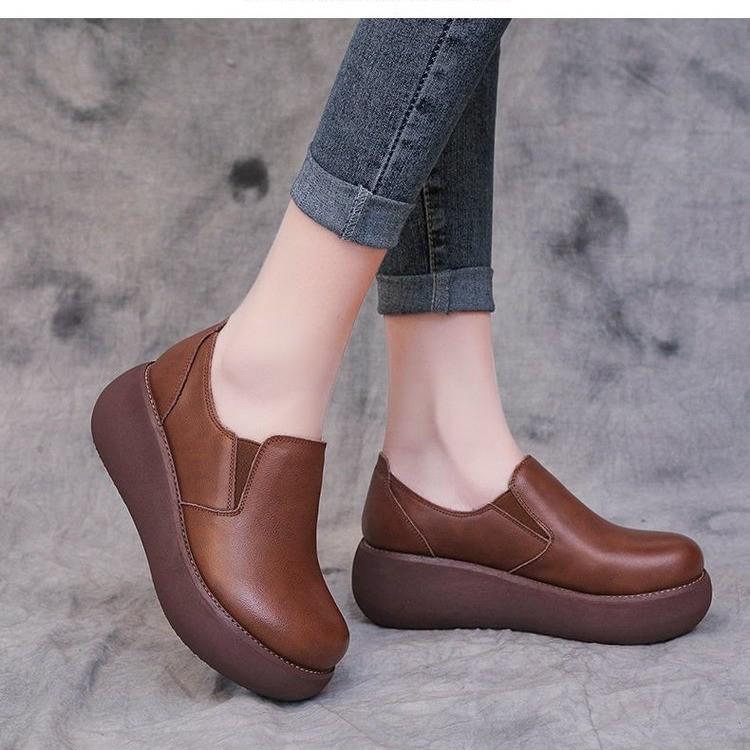Middle heel wedge deep mouth single shoes women's autumn 2025 new round head comfortable thick sole waterproof table large size work leather shoes