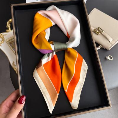Luxus Punkt Design Seiden-Quadrat-Schal Damen Hals Sommer Strand Haar Schals Bandana Kopftuch Schal Wickeltuch Hijab Echarpe