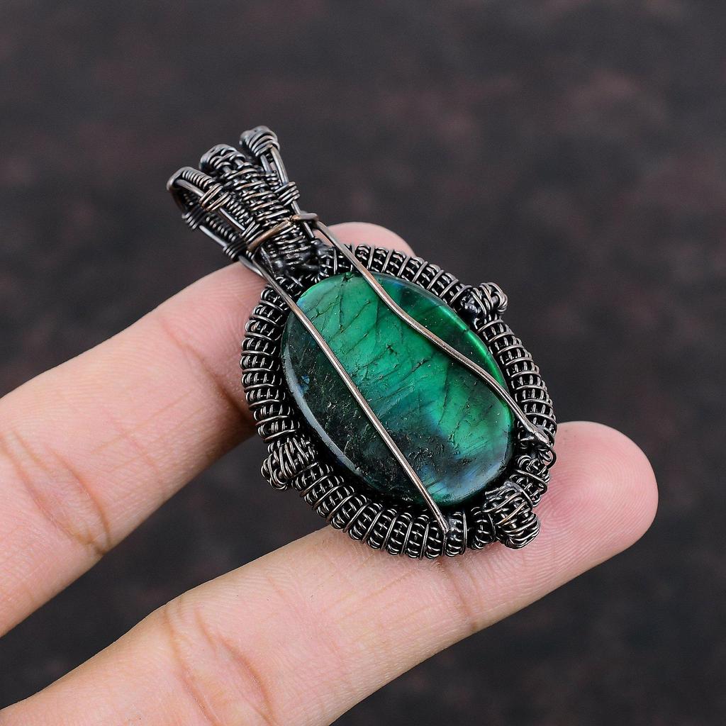 Pendentif en labradorite de feu vert, bijoux enveloppés de fil de cuivre, pendentif fait à la main, bijoux anciens, pendentif en pierre précieuse enveloppé, pendentif en cuivre pour cadeau