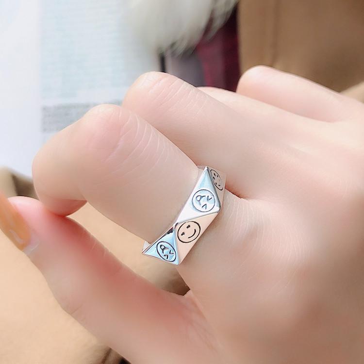 Smiley Face Ring for Women, Simple and Cute Diamond-shaped Emoticon Ring, Old Water Chestnut Smile Ring