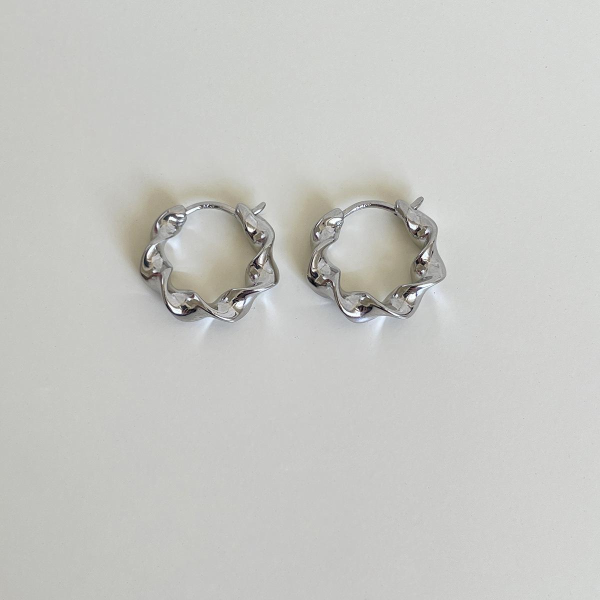 

Серьги-кольца из серебра 925 пробы, женские, легкие, роскошные, премиум-серьги Sense Mobius, модные, универсальные, изысканные, украшения для ушей 925 silver needle