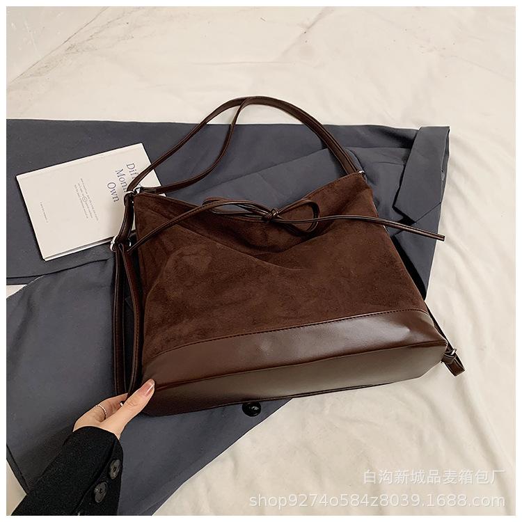 Large Capacity Bow Backpack Women's 2025 New Retro Commuter Shoulder Bag Matte Messenger Tote Bag Tide