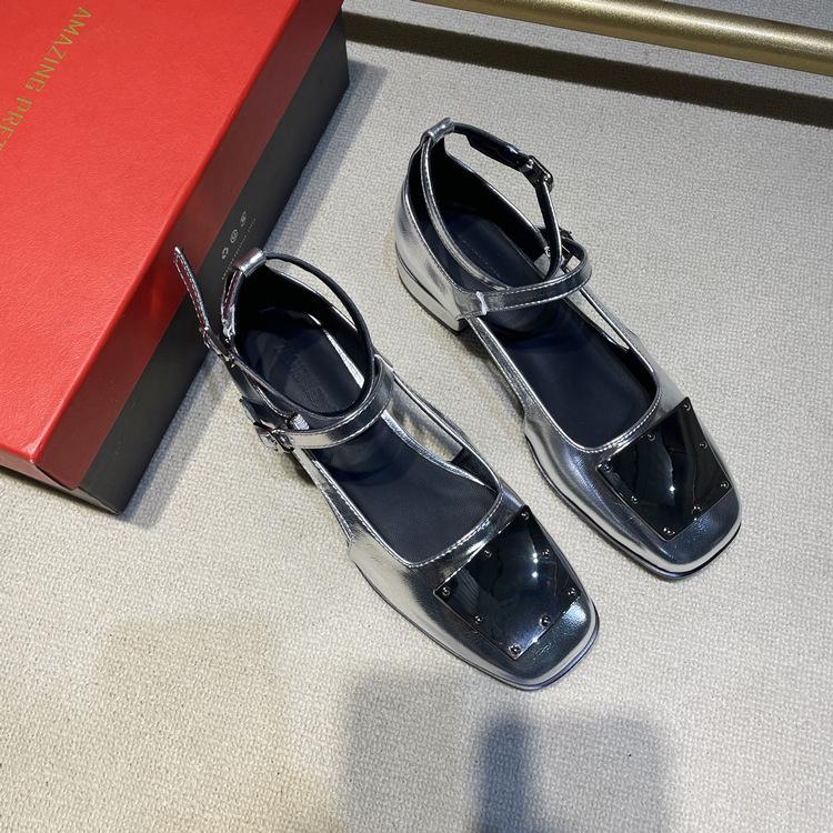 Silver retro Roman women's shoes white leather bag head sandals women's summer flat heels light mouth square head single shoes