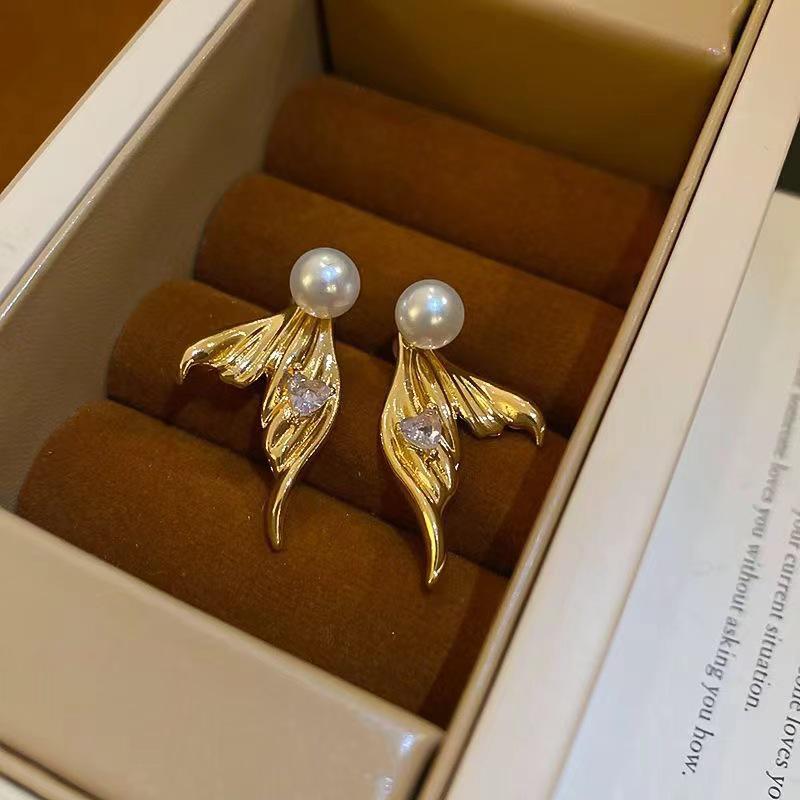 Exquisite French Zircon Heart & Pearl Mermaid Tail Stud Earrings - Personalized, Creative Two-Way Design