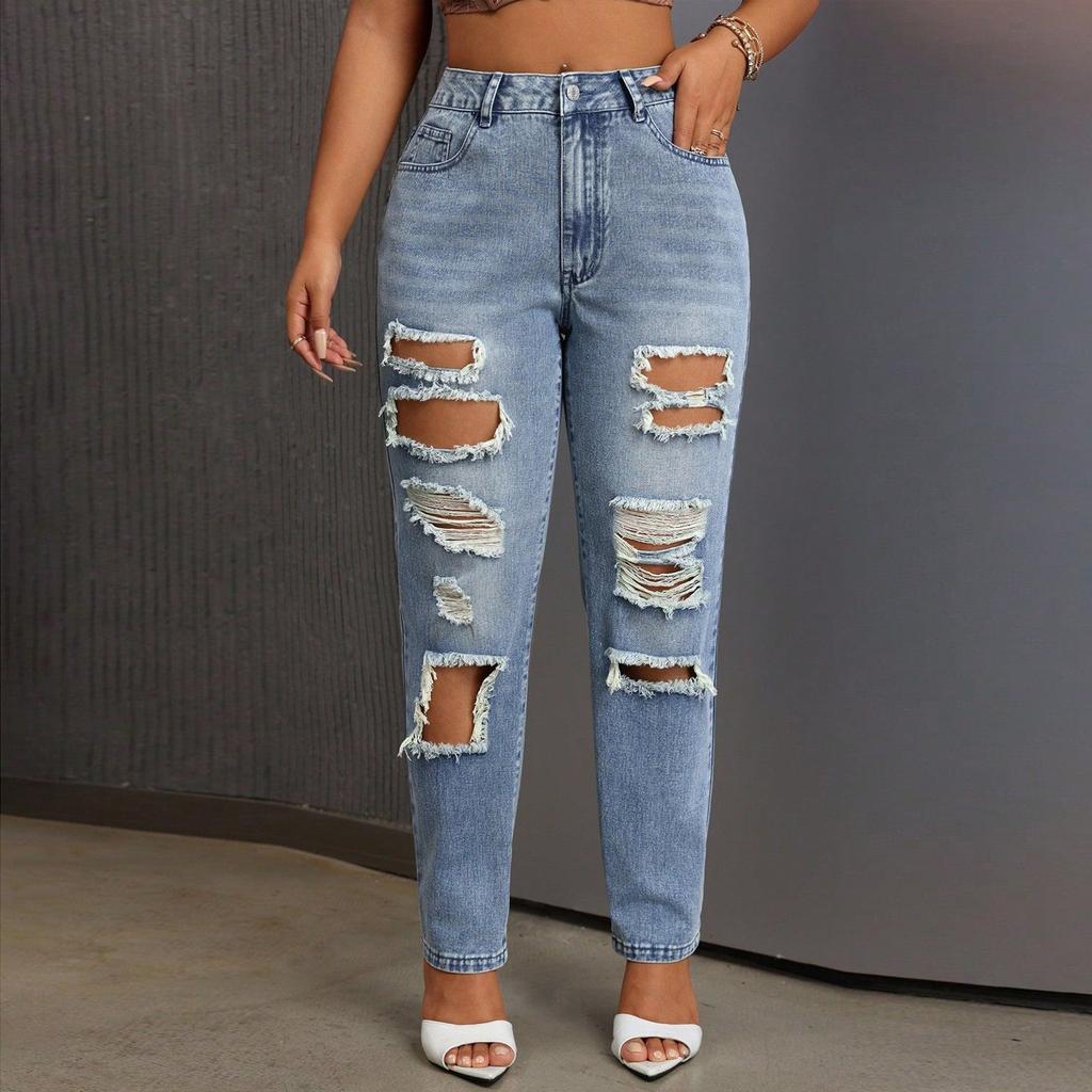 Kadın Modası Günlük Mikro Alevli Püsküllü Kenarlı ve Çift Düğmeli Kot