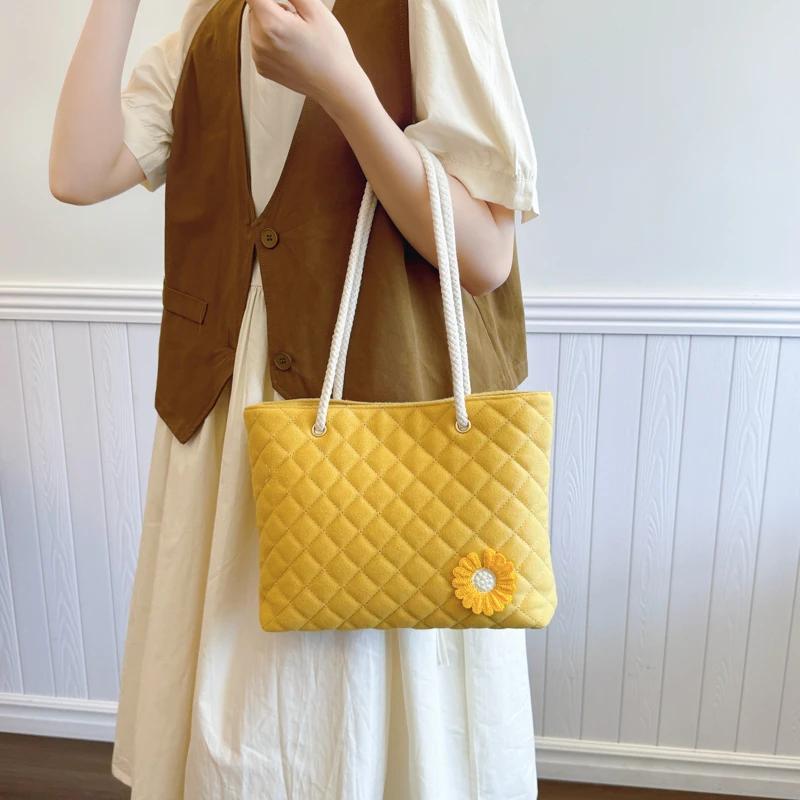 Borsa a Spalla Pendolare Morbida e Semplice in PU Monocromatico con Chiusura a Fiore di Grande Capacità Moda
