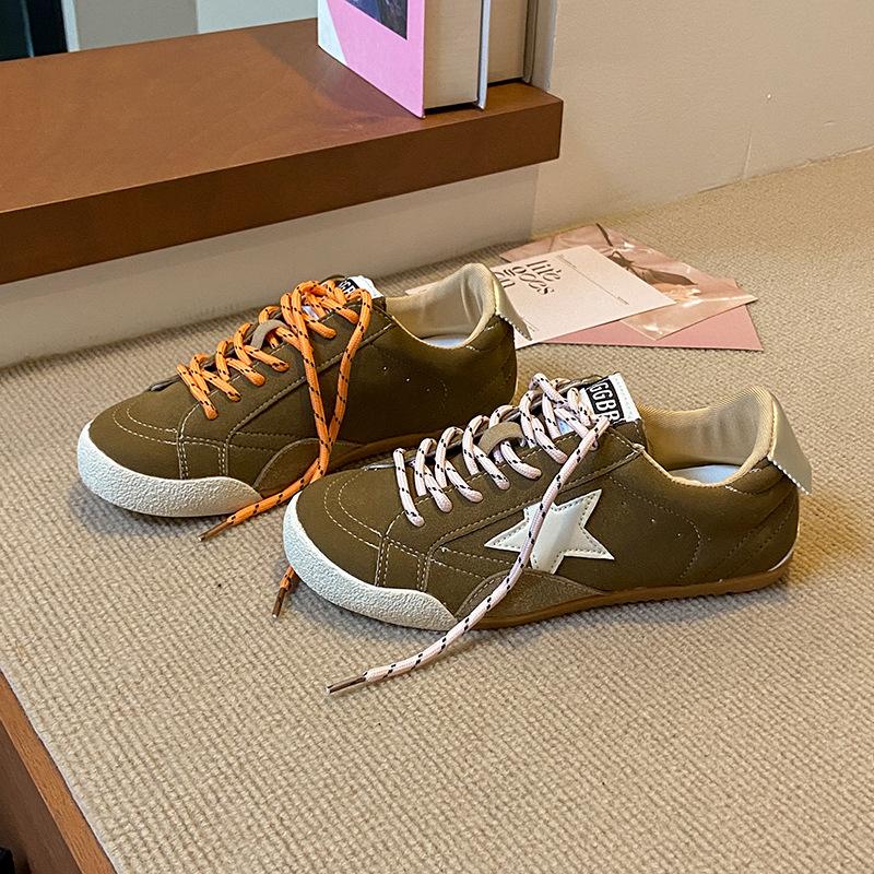 Small people increase the height of the stars and make old small dirty shoes for women 2025 autumn new thick-soled versatile casual board shoes f