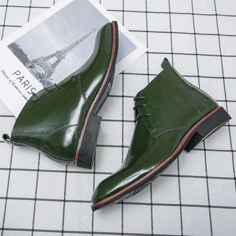 Mode Gyllene Plantor Chelsea Boots för Män Mode Festskor Casual Affärs Flats Fritid Kontor Herrklänningskänga Bekväma Skor