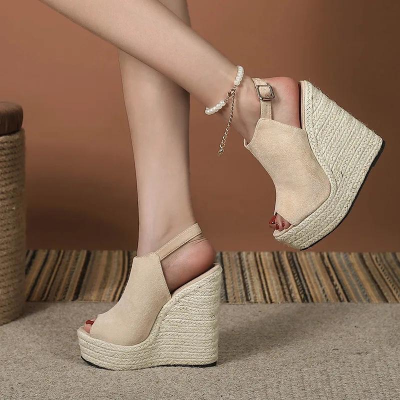 Sommer Peep Toe Wedges Sandaler For Kvinner Mote Spenne Stropp Plattform Høye hæler Casual Gladiator Sko Dame Sandaliaer