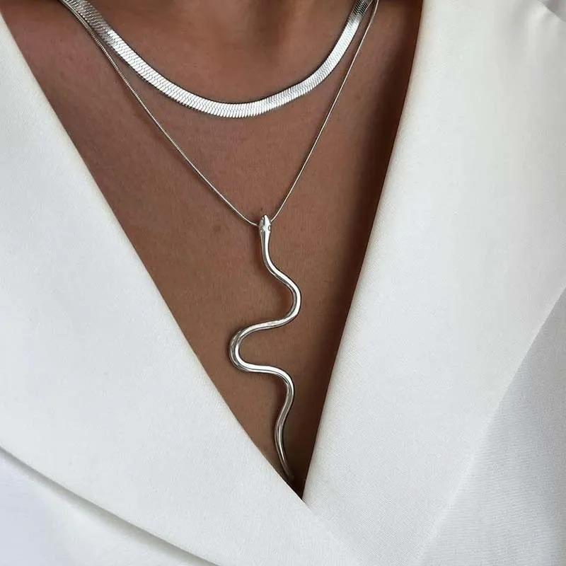 2 st/set Retro Ormhänge Halsband Punk Halskedja för Kvinnor Män Trendiga Guld Silverfärgade Halsband Smycken Flickor Festpresenter